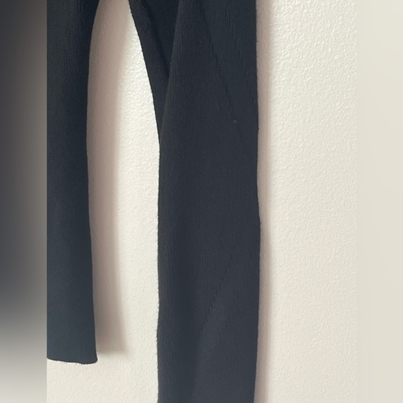 Women’s GUESS Long Sleeve Pierced V-Neck Irina Rib Sweater Pullover Sweater - Picture 2 of 14